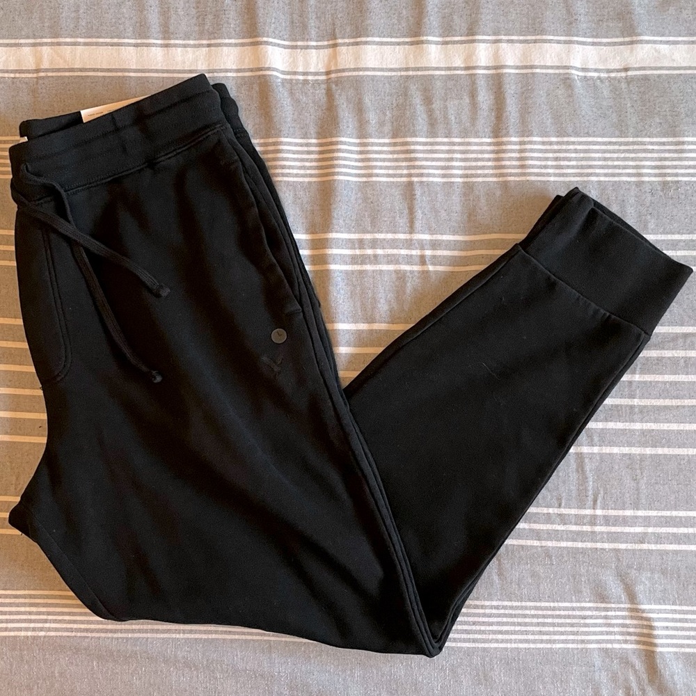 American Eagle men’s super soft joggers